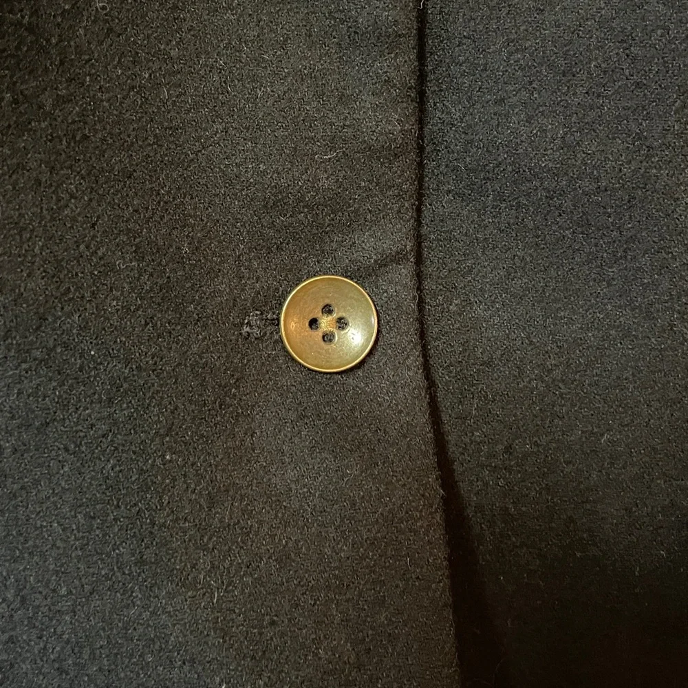 Sundance Rosette Highland Black Wool Blend Button Up
Elbow Patch Blazer Size 4. - Picture 4 of 11